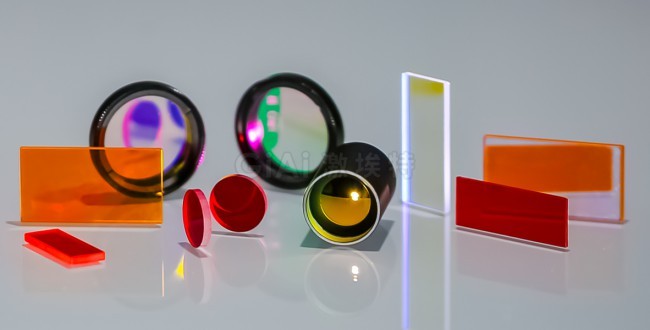 平面濾鏡、濾光鏡、濾光片是不是同一種東西？