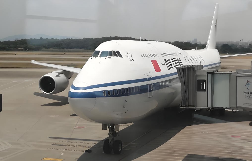 民航飛機(jī)機(jī)頭攝像頭光學(xué)鏡片應(yīng)用簡析