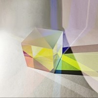 什么是合色棱鏡？它對投影儀有哪些作用？